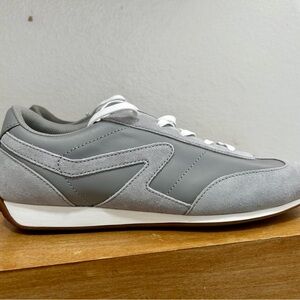 Rag & Bone Retro Runner Slim Sneaker Light Gray. US 10.5 EU 41. NWT